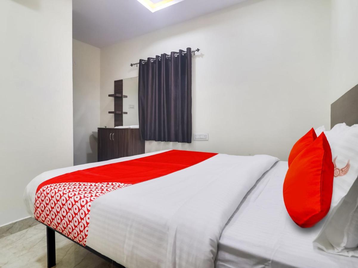Hotel O Red Stone Hotels 海得拉巴 外观 照片